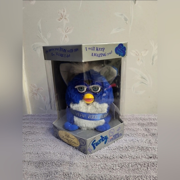 Original 1999 Millennium Blue Edition  - Furby w/ Blue Eyes - Never Opened! - Picture 2 of 7